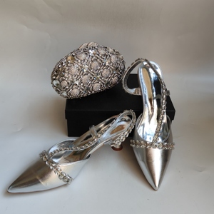 Set di <span class=keywords><strong>Scarpe</strong></span> e Borsa da Sposa in <span class=keywords><strong>Argento</strong></span> con Strass per <span class=keywords><strong>Donna</strong></span>, Tacchi Alti e Sandali con Cristalli, Pochette di Lusso - Product Image 6