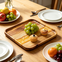 Plateau de service en bois d'olivier et résine 20x20x1,5cm, plateau carré design rivière pour aliments, charcuterie, table basse et décoration intérieure
