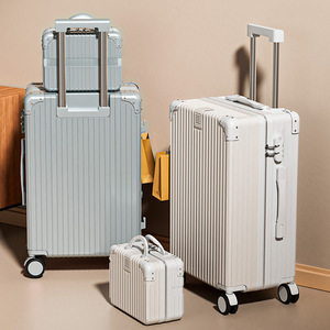 <span class=keywords><strong>Valise</strong></span> de <span class=keywords><strong>Cabine</strong></span> Rétractable Luxe Vintage, Simple et Unisexe, Durable avec Siège Intégré et <span class=keywords><strong>Roues</strong></span> Spinner, Classique, Tendance, Affaires - Product Image 1