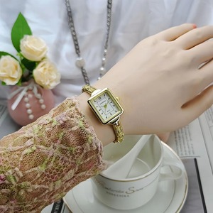 Montre-bracelet carrée en alliage métallique, cadran à aiguilles à quartz, haute qualité, mode, montre de niche pour femmes et étudiantes - Product Image 3