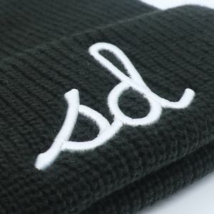 Casquette d'hiver en tricot unisexe réglable de haute qualité avec logo brodé 3D personnalisé, 100% acrylique, personnage de dessin animé, camouflage aux couleurs fruitées - Product Image 4