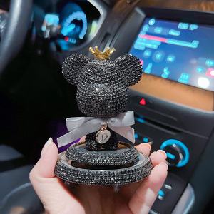 Ornements de voiture en forme d'ours à grosse tête, lettres en option, diffuseur de parfum pour console de voiture, modèle de <span class=keywords><strong>déesse</strong></span> LX1220, élimination des odeurs aromatiques - Product Image 4