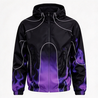 Veste coupe-vent streetwear personnalisée avec impression par transfert thermique dégradé noir-violet flamme et passepoil blanc