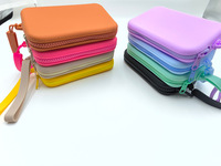 Pochette de voyage portable en silicone, sac carré à fermeture éclair, étui de rangement étanche pour articles de toilette, cosmétiques, câbles, pièces de monnaie et accessoires