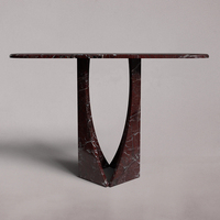 Table console en marbre rouge Bourgogne, plateau incurvé en forme de piste de course, base en V incurvée, meuble d'entrée en pierre naturelle