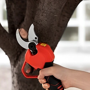 Sécateur sans fil Ananke Tools, batterie lithium 21V, acier haute teneur en carbone SK5, rouge, 1,25 kg, pour branches d'arbres de 35 mm à 45 mm - Product Image 3