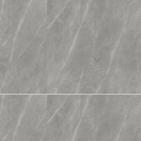Op maat gemaakte waterdichte 12mm Phantom Grey gesinterde steenplaat 1200x2600mm matte boekenmatchende adering moderne woonkamer hal hotel