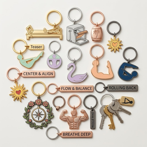 Porte-clés personnalisé en or rose pour Pilates Reformer, avec breloque en métal émaillé (tapis de yoga, cercle magique, lotus), cadeau pour membre de salle de sport ou pour marquer un tournant dans la vie - Product Image 2