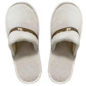 Pantuflas Personalizadas Desechables <span class=keywords><strong>de</strong></span> Terciopelo <span class=keywords><strong>de</strong></span> Coral Suave y Cómodo, Pantuflas <span class=keywords><strong>de</strong></span> Lujo para <span class=keywords><strong>Hotel</strong></span> con Cinta <span class=keywords><strong>de</strong></span> Color, Gruesas y Antideslizantes para Viaje - Product Image 4