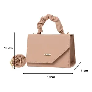 Borsa a Tracolla da Donna Cailin in Microfibra Sintetica Color Nude Stile Moderno Accessorio per il Trucco - Product Image 3