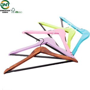 Cintres <span class=keywords><strong>en</strong></span> <span class=keywords><strong>bois</strong></span> modernes, naturels et durables à <span class=keywords><strong>prix</strong></span> d'usine, cintres rotatifs multifonctionnels antidérapants pour salle de bain et armoire - Product Image 6