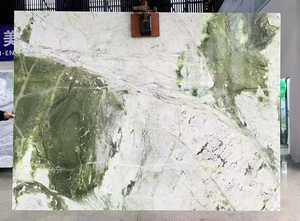 Dalles de marbre vert jade naturel polies grand format sélectionnées pour panneaux muraux de fond, livrées en caisses en bois pour acheteurs de pierres. - Product Image 6