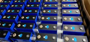 EU在庫 LF280K <span class=keywords><strong>3</strong></span>.2V 280Ah LiFePO4バッテリー グレード6000サイクル 角柱型リチウムイオン電池 寸法 173.6x71.5x208mm 動作中 - Product Image 6