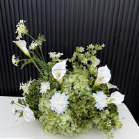 Arrangement floral en soie de lys calla blancs et d'hortensias verts artificiels effet naturel pour décoration de mariage, de fête et d'événements