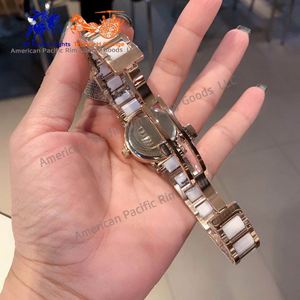 Montre-bracelet de luxe pour femme en acier inoxydable à quartz avec lunette sertie de diamants, design élégant pour affaires/mode, cadran à aiguilles Longines - Product Image 2