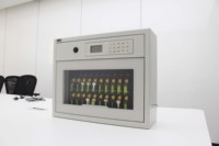 Sistema de Gestión de Llaves Electrónico Landwell IOD con Cerradura de Llave y 20 Etiquetas RFID Modelo S1 para Hoteles y Oficinas
