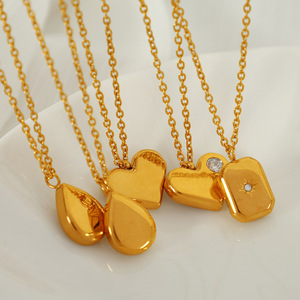 Collar con colgante en forma de corazón chapado en oro con circonita para mujer, uso diario - Product Image 1