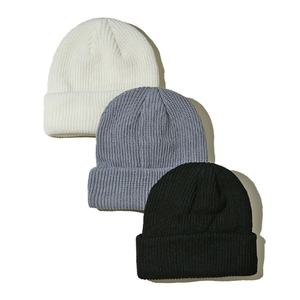 Bonnets d'hiver unis personnalisés, bonnets en tricot acrylique - Product Image 1