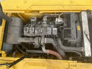 La excavadora sobre orugas Komatsu pc240lc tiene una gran potencia y maquinaria de construcción mecánica original - Product Image 3