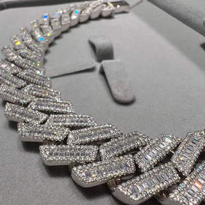 Bracelet cubain en moissanite pour usage quotidien et occasions spéciales, avec fermoir sécurisé, disponible au meilleur prix. - Product Image 4