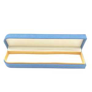 Estuche de Joyería Curvo de Gamuza Suave de Lujo Shero, Color y Tamaño Personalizables para Exhibición de Anillos, Colgantes y Pendientes - Product Image 3