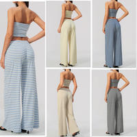 Ensemble deux pièces rayé pour femme : Crop top bustier et pantalon taille haute à jambes larges – Tenue décontractée, loungewear, streetwear, yoga – Logo personnalisé