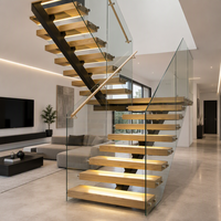Escalier flottant moderne sur mesure en acier à poutre unique pour intérieur, marches en bois massif, balustrade en verre ultra-transparent pour villa et intérieur de maison