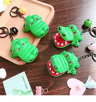 Nieuwe Creatieve Kleine Size Crocodile Mouth Tandarts Bite Finger Game Funny Gags Speelgoed Kinderen Spelen Fun Rugzak Hanger Mannelijke Bell keychai