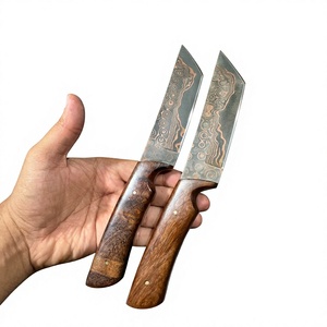 Cuchillo de Hoja Fija de Acero Damasco y Cobre con Mango de Madera, Personalizable, para Caza, Camping y Supervivencia - Product Image 3