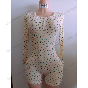 Ensemble de Détente Personnalisé pour <span class=keywords><strong>Femme</strong></span>: T-shirt Basique, Débardeur et <span class=keywords><strong>Short</strong></span> <span class=keywords><strong>en</strong></span> Coton Confortable Côtelé Jersey Rose – Deux Pièces - Product Image 4