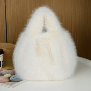 <span class=keywords><strong>Borsa</strong></span> Teddy in Pelliccia Rosa Hot Big Couture Gym Silver con Fodera in Vera <span class=keywords><strong>Pelle</strong></span>, Valigia Soffice a Quadretti <span class=keywords><strong>e</strong></span> <span class=keywords><strong>Jeans</strong></span> - Product Image 6