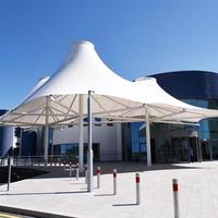 Fabricant chinois de structures tensiles architecturales en PVDF à construction rapide, auvent pour voiture sur mesure, toit en membrane pour parking