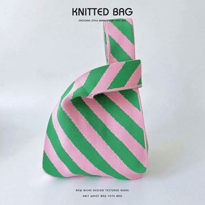 Sac fourre-tout décontracté en tricot coloré à rayures, sac à main en sergé tendance pour femme - Product Image 6