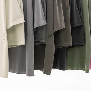 Camiseta de estilo antiguo con cuello redondo de Moq bajo personalizada, camiseta desgastada de lavado Retro personalizado con estampado de algodón pesado en blanco - Product Image 4