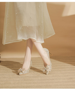 Da <span class=keywords><strong>donna</strong></span> con tacchi alti décolleté da sposa Sexy da sposa da <span class=keywords><strong>donna</strong></span> <span class=keywords><strong>scarpe</strong></span> medie da ballo per ufficio di San Valentino - Product Image 6