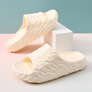 Pantoufles d'été pour femmes, semelles épaisses en EVA, antidérapantes, respirantes, à bout ouvert, anti-odeur, chaussures de salle de bain pour couples - Product Image 1