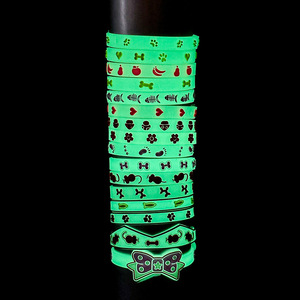 Colliers lumineux personnalisés en silicone pour animaux de compagnie <span class=keywords><strong>Collier</strong></span> de <span class=keywords><strong>chat</strong></span> lumineux de nuit <span class=keywords><strong>Collier</strong></span> de chien <span class=keywords><strong>fluorescent</strong></span> avec cloches lumineuses - Product Image 3