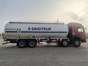 รถบรรทุก HOWO 8X4 35M3 สำหรับขนส่งวัสดุแบบเทกอง พร้อมระบบเป่าลมสำหรับขนถ่ายปูนซีเมนต์และผงแร่ - Product Image 3