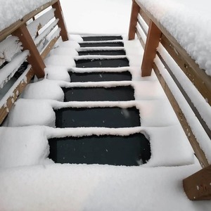 Nueva Alfombra Calefactora de Silicona para Derretir Nieve y Hielo en Escaleras - Product Image 2
