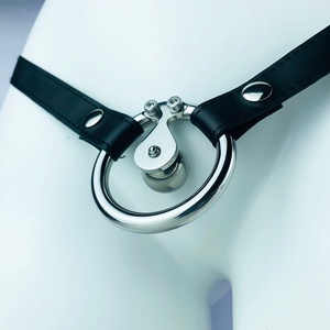 Cinturón de Castidad FRRK PU con Barra de Metal, Jaula para Pene Invertida, Anillos de Acero Inoxidable para Pene, Jaula Corta Erótica BDSM para Hombres - Product Image 3