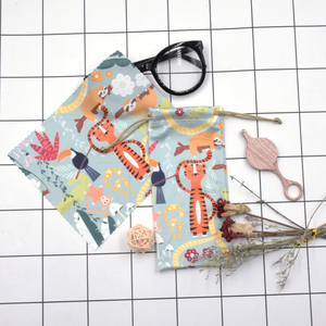 Lunettes en <span class=keywords><strong>tissu</strong></span> en <span class=keywords><strong>microfibre</strong></span> de gros Sac de rangement de nettoyage Accessoires de lunettes de soleil Pochette d'emballage à c - Product Image 5