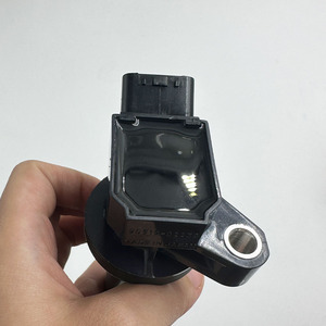 Koil pengapian 90919-02339 90919-02262 UF-247 9091902239 90919-T2002 untuk 2000-2008 Toyota Corolla Celica Matrix 1,8 l - Product Image 6