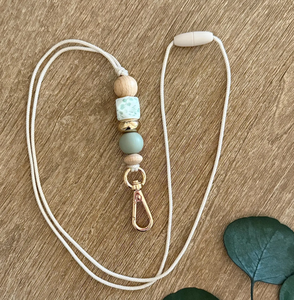 Al por mayor Llavero colgante con soporte para monedas, con cuentas de PU y volantes, hecho a mano, con patrón floral de aleación, marca HR, seguro para decoración de empaques - Product Image 3