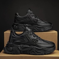 Nouvelles baskets décontractées pour hommes style coréen Printemps 2025, respirantes, blanches, rehaussantes, avec doublure en maille, design polyvalent