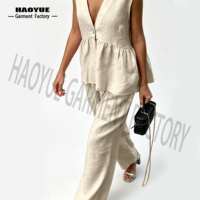 Ensemble tailleur élégant et décontracté pour femme, collection été 2026, couleur unie, haut sans manches col en V, gilet et pantalon avec boutons décoratifs, technique tissée