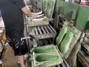 מפעל סיטונאי מותאם אישית תחתונה עבה ריצה נעלי ספורט עבור גברים אופנתיים נעלי ריצה - Product Image 6