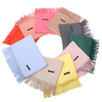 Écharpe en acrylique doux de couleur unie avec pompons, châle chaud d'hiver pour femmes, plusieurs couleurs disponibles pour un usage quotidien et en cadeau