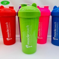 Bouteilles de shaker de protéines en plastique personnalisées avec logo imprimé en gros, 20 oz, 24 oz, 500 ml, 700 ml, sans BPA, avec boule de mélange