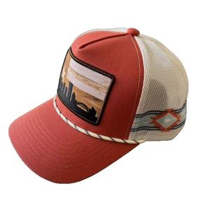 Sombrero de sol con visera rígida y ala ancha, ideal para cabezas grandes, que estiliza el rostro. Bordado personalizado de alta calidad. - Product Image 3