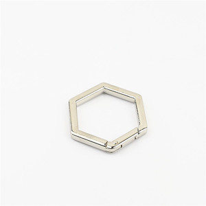 Mosquetón Hexagonal de Aleación de Zinc de Alta Calidad, 26 mm, Ligero, con Colores Personalizables <span class=keywords><strong>para</strong></span> <span class=keywords><strong>Llaveros</strong></span> de <span class=keywords><strong>Boda</strong></span> - Product Image 6